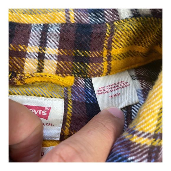 Levi’s Shirt Mens Medium  Check Button Up Yellow Black Casual Plaid Checkered M - Picture 5 of 6